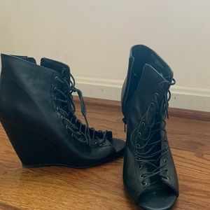 Black leather open toe lace up wedges